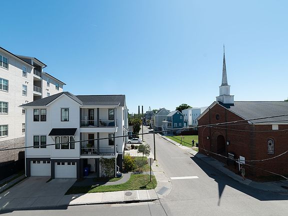 2nd image of 104 Cooper St