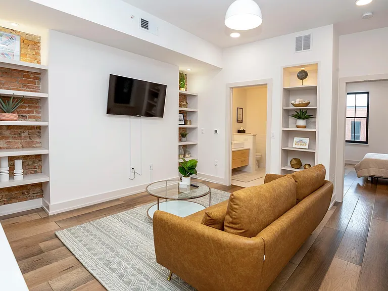 1508 Race St #3R — Photo 12