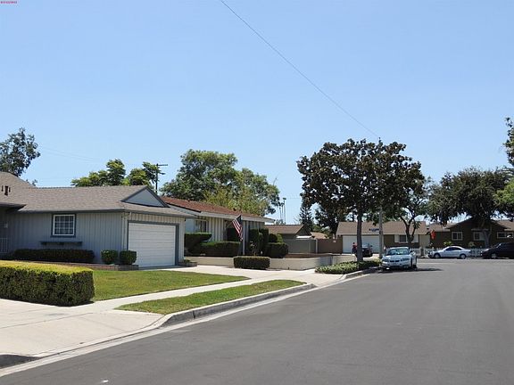 5th image of 1782 W Chateau Ave