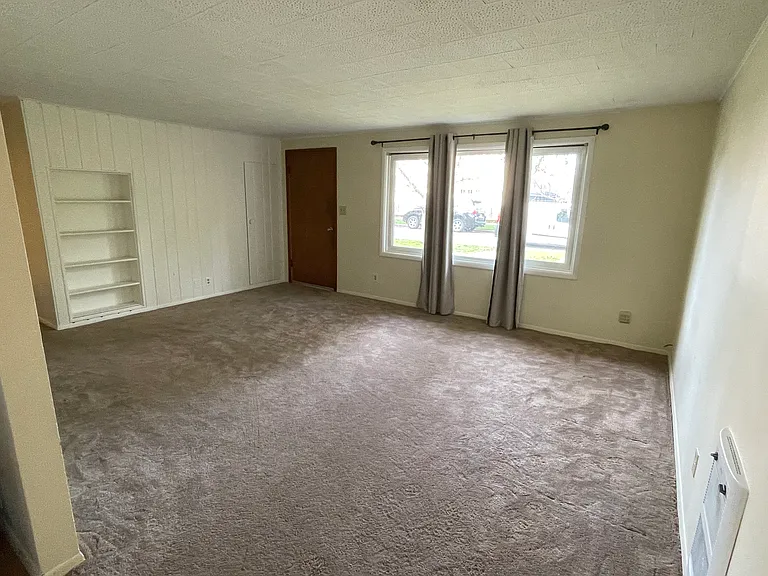 2522 Walnut St — Photo 6