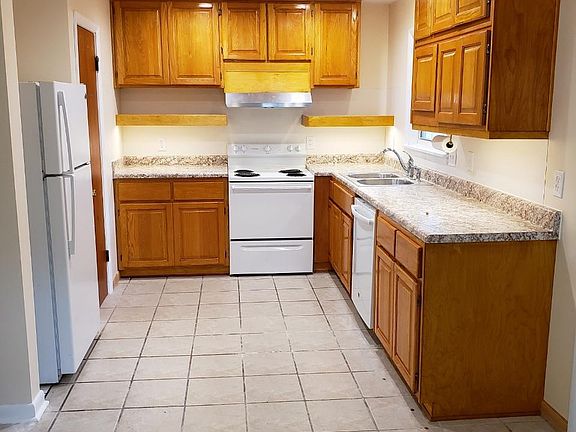 4th image of 1919 Hideaway Ct
