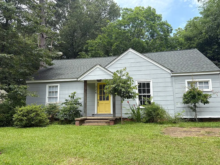 726 Whitfield St — Photo 1