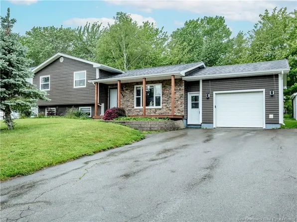 488 Isabelle St, Dieppe, NB E1A 6L9