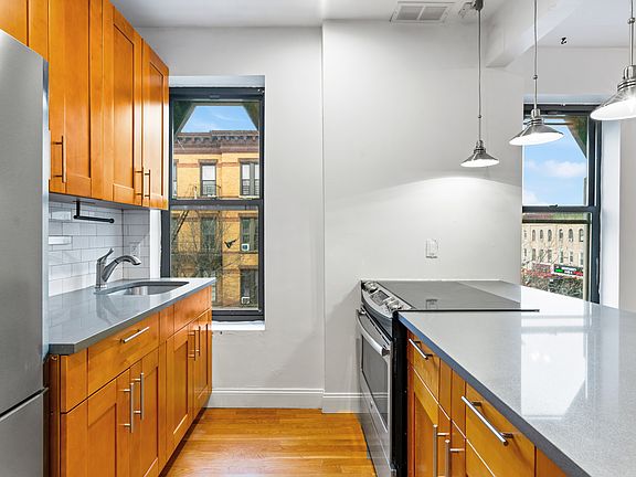 5th image of 5723 5th Ave #2C