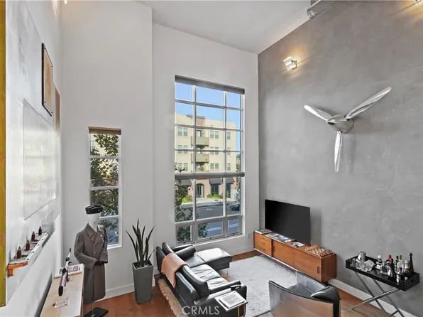 706 N Santiago St, Santa Ana, CA 92701