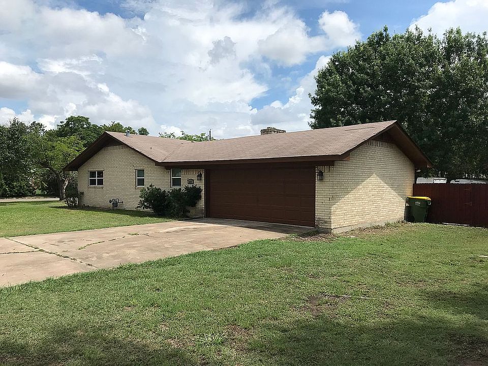 1st image of 217 Topeka Dr