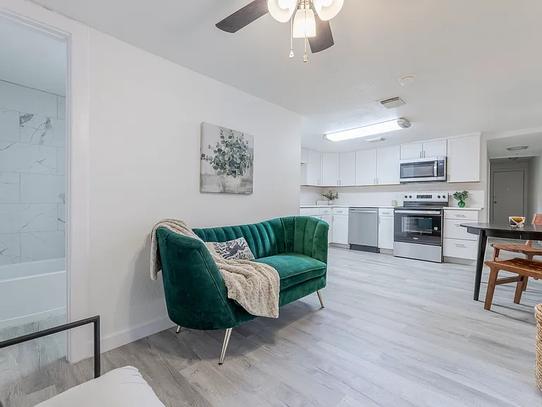 125 Forrest Ave — Photo 4