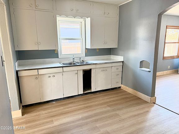 5th image of 323 2nd St NW
