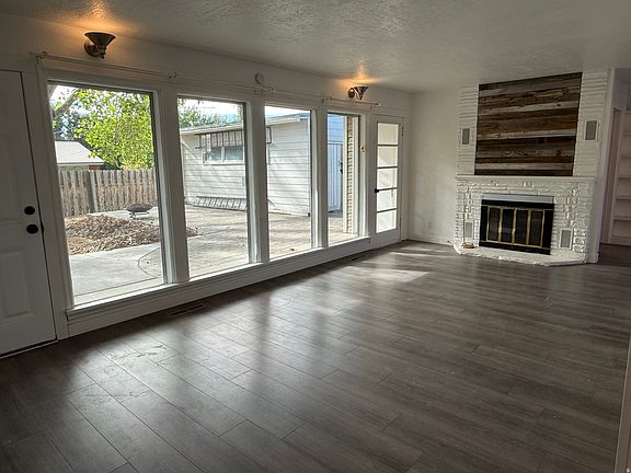 5th image of 468 Pioneer Ave
