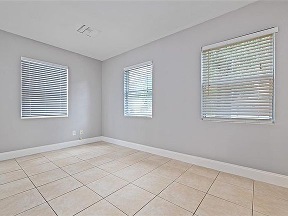 5th image of 3909 Rogers Ave