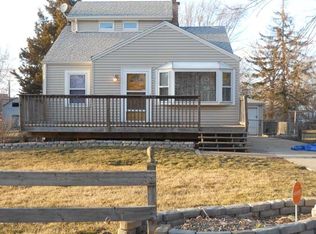 127 E Hillcrest Ave, Wood Dale, IL 60191