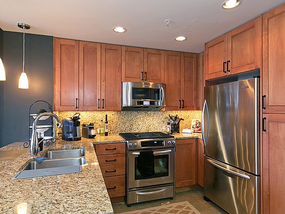 3rd image of 10650 NE 9th Pl #500