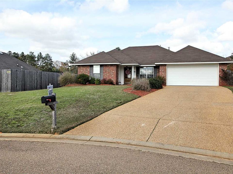 1st image of 803 Austin Ct