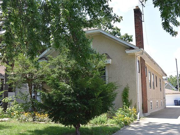 3rd image of 1122 N 8th Ave