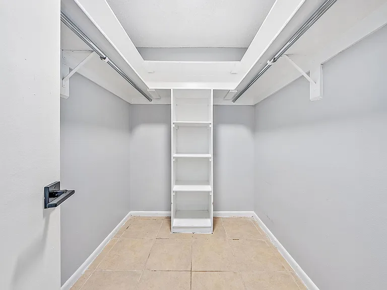 9050 E Highland Pines Blvd — Photo 7