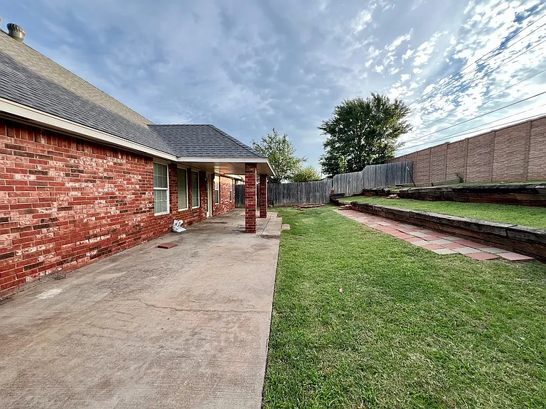 1604 Dorothy Dr — Photo 17
