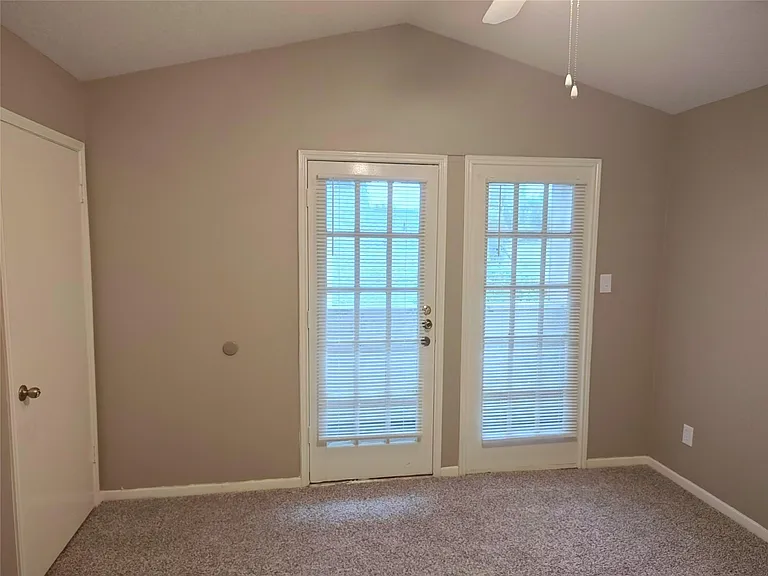 11514 Meadow Ln #D — Photo 9