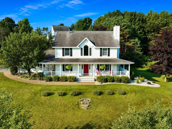 909 Black Hill Ln, Traverse City, MI 49696
