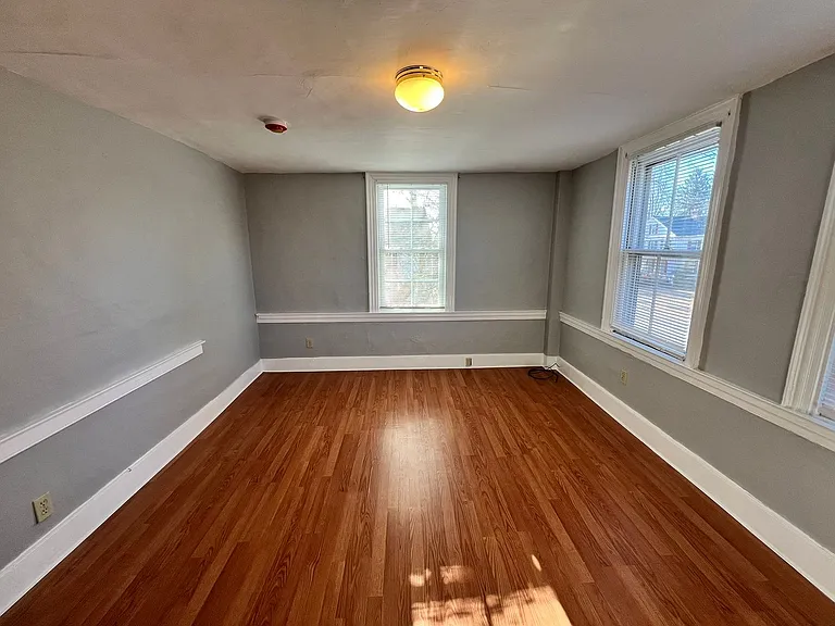 33 South Main Street — Photo 19