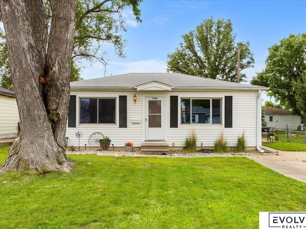 7309 Joseph Ave, La Vista, NE 68128