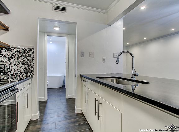 5th image of 168 Barilla Pl APT 204