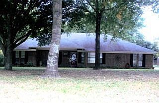 3rd image of 203 Karla Dr