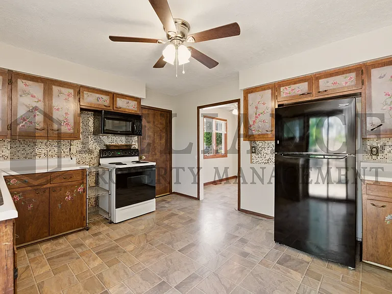 4853 S Madison Ave — Photo 20
