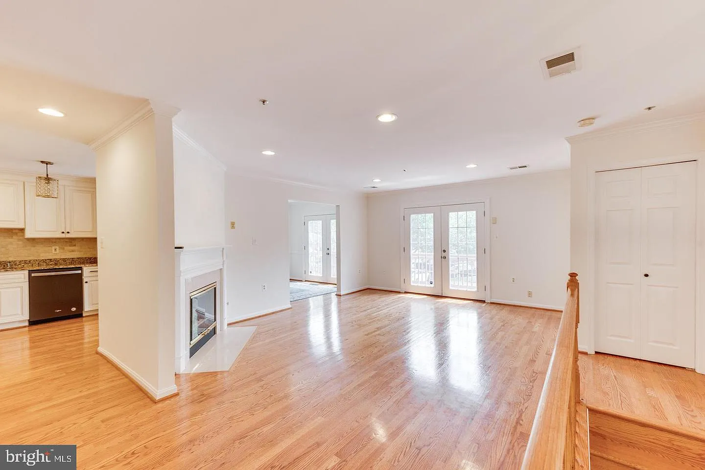 4 bed, 2.5 bath, 1478 sqft, $3,200 — Photo 3