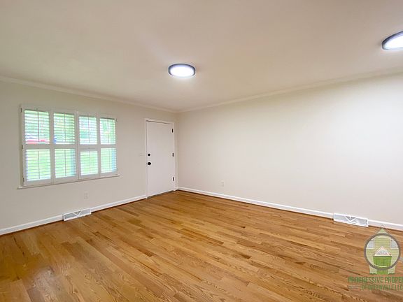 3rd image of 316 Croft St #312