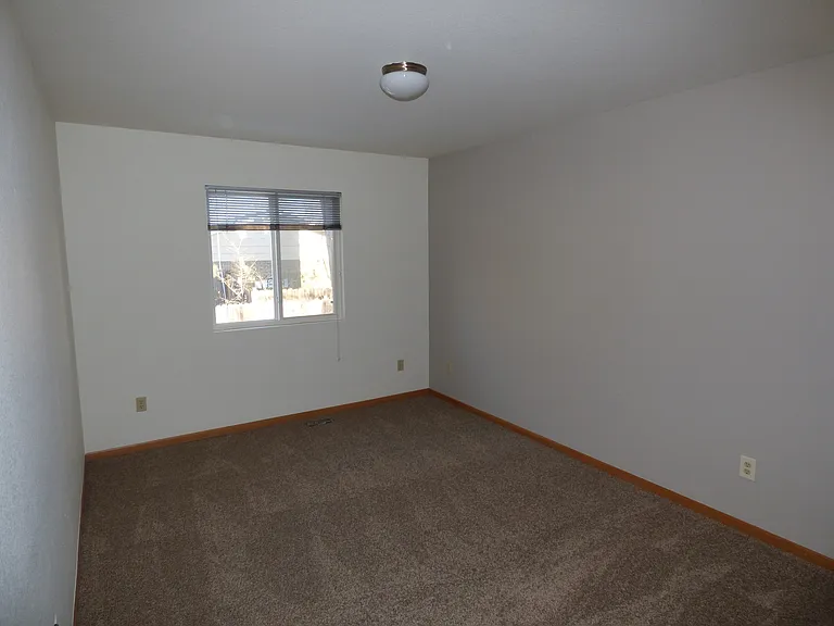1787 Kokanee Ct — Photo 6