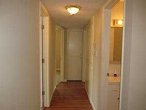 5th image of 902 E Yorkshire Dr