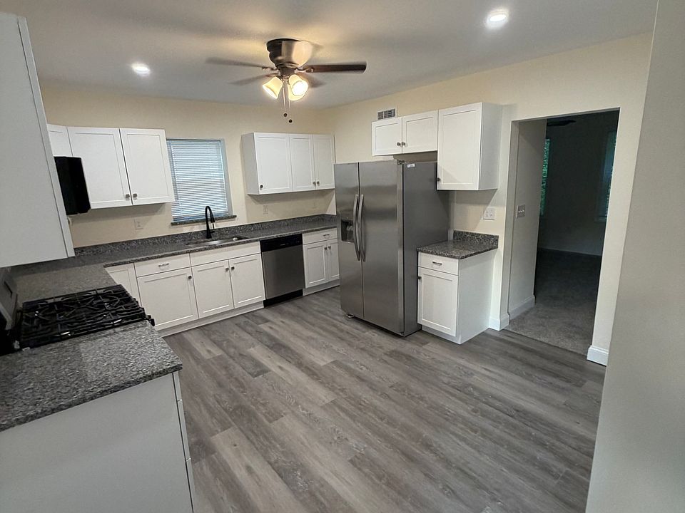 1st image of 7 Oak St #1