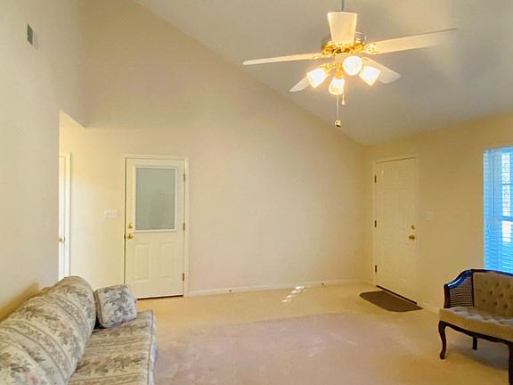 3rd image of 203 Woodbury Dr