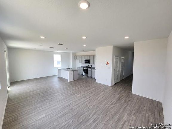 4th image of 4126 Admirals Way