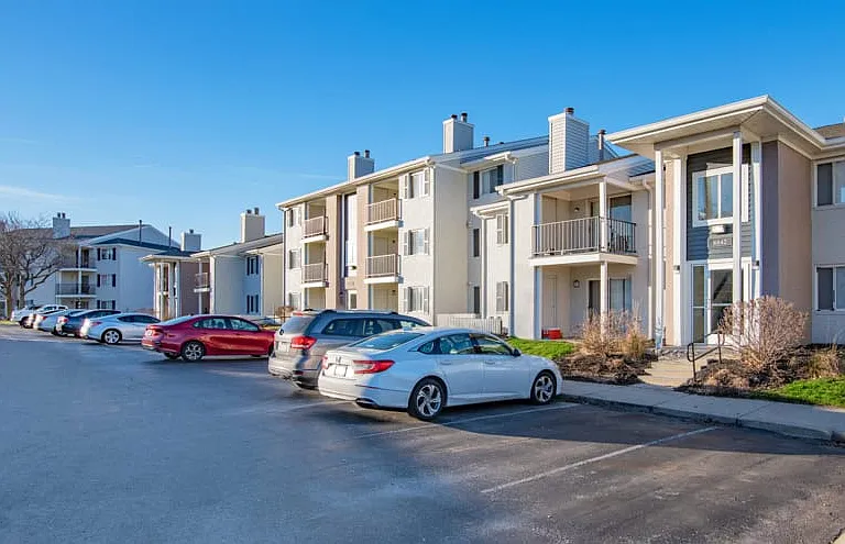 Retreat at Riverbend Apartment Homes — Photo 37