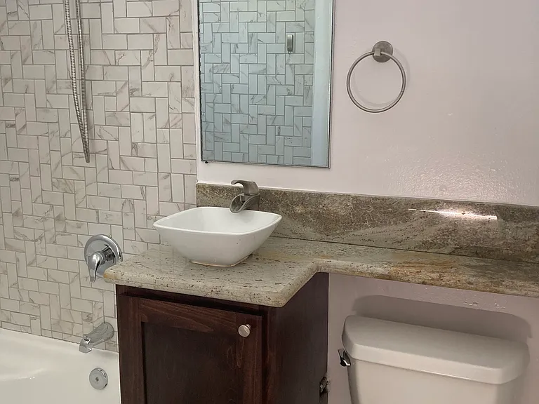 477 Rose Ave #2 — Photo 5