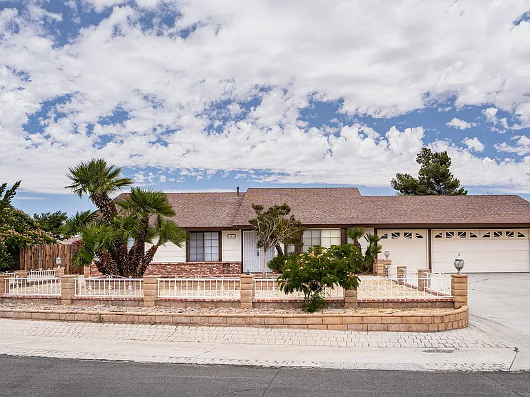 11462 Brackenfern Ct — Photo 1