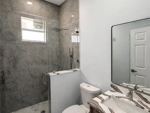 5th image of 325/327 Gordon Ave S