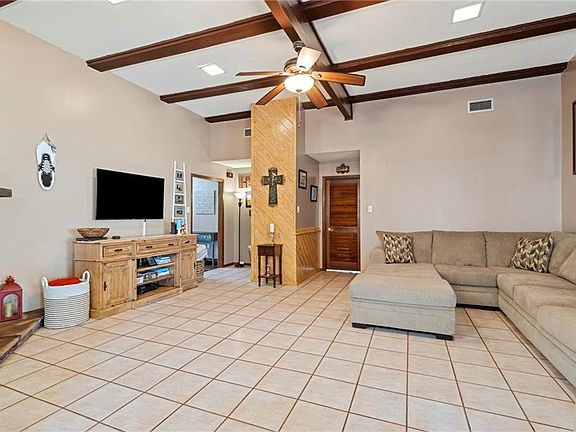 4th image of 7213 Lancashire Dr