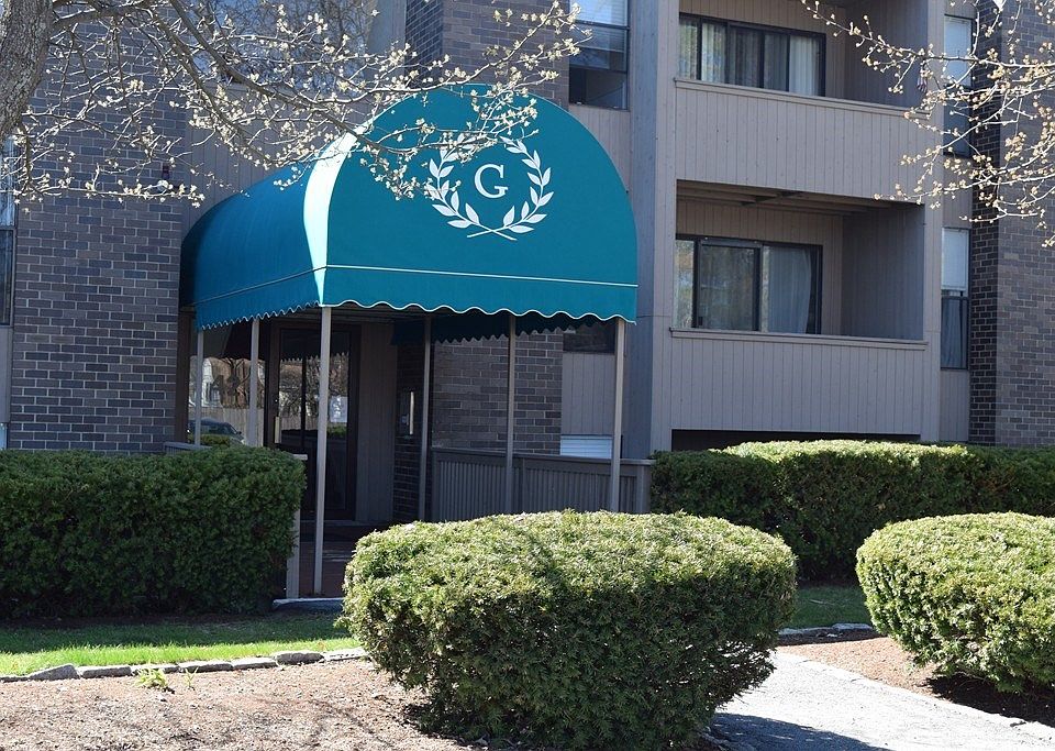 1st image of 42 Shrewsbury Green Dr Unit B