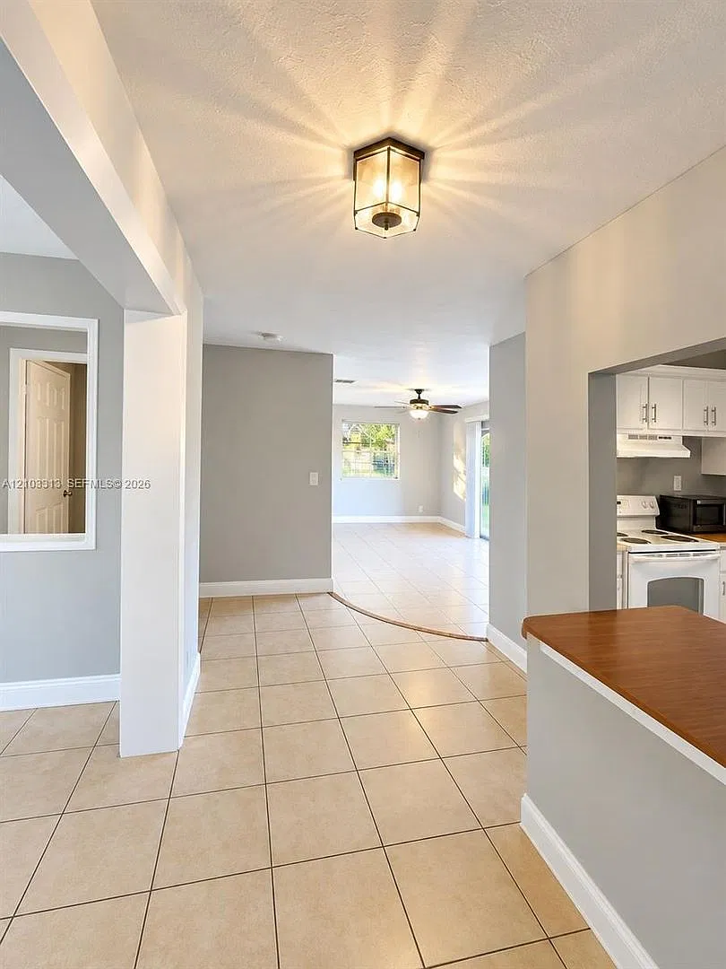 12217 Hillman Drive, Palm Beach Gardens, FL 33410 - 2227 — Photo 2