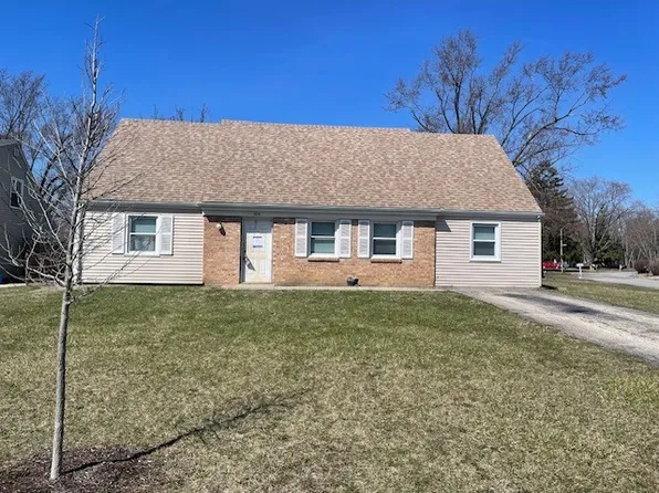 104 Stoneham Ct, Bolingbrook, IL 60440