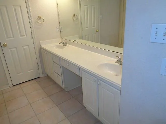 10326 Thornmont Ln — Photo 17