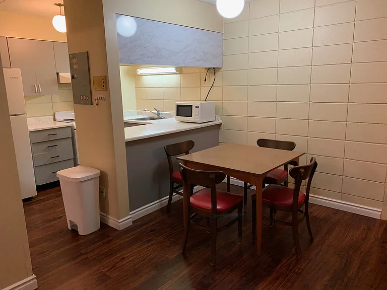 30 Hickory St E #207 — Photo 3