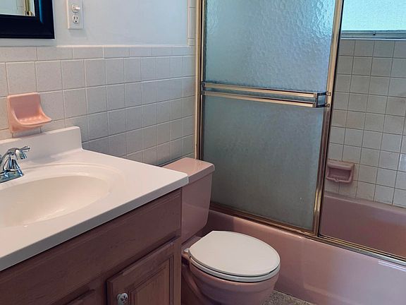 Home For Sale In Skyline