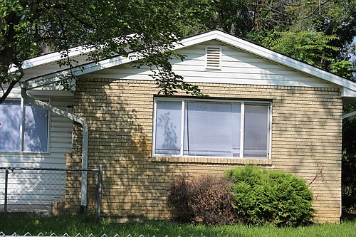 3334 Laurel St Photo 1