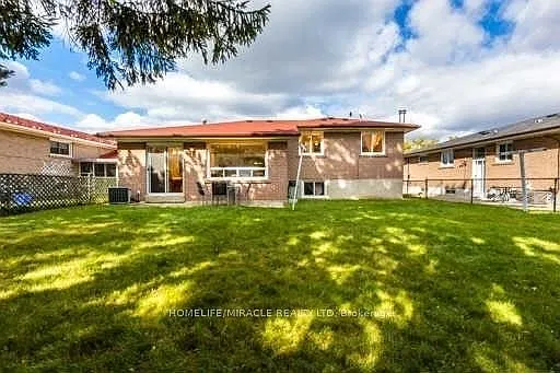 3 bed, $2,500 — Photo 2