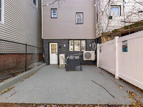 3rd image of 445.5 Westside Ave