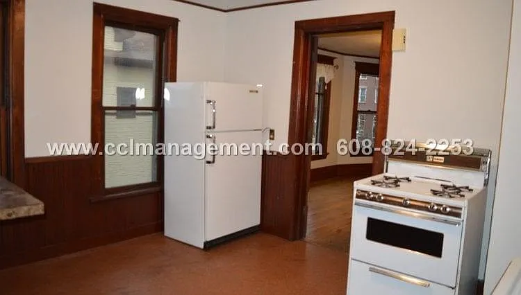 16 N Broom St #2 — Photo 6