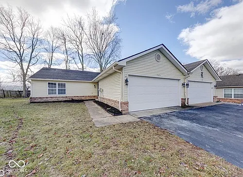 7621 Orchard Village Dr Photo 1